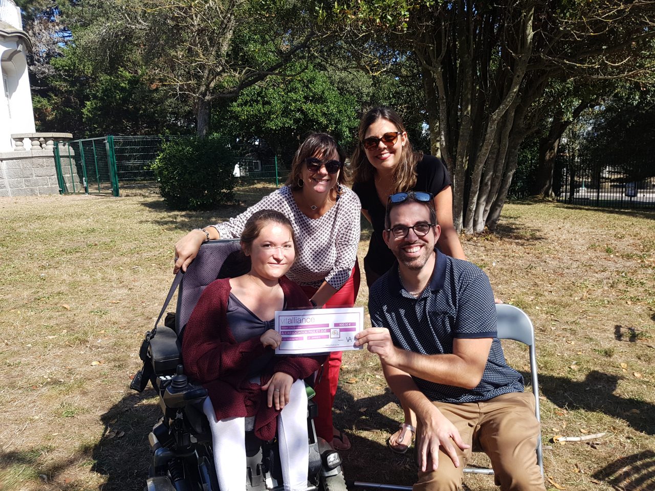 "Et Paul et Zoé" : don Vitalliance pour leur véhicule adapté aux handicaps